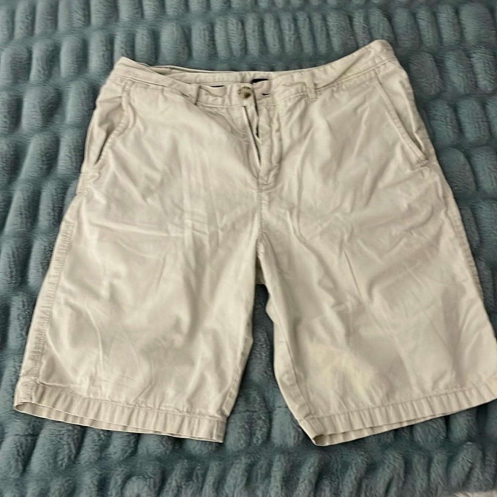 Johnnie-O Stone Flat Front 32 in Shorts